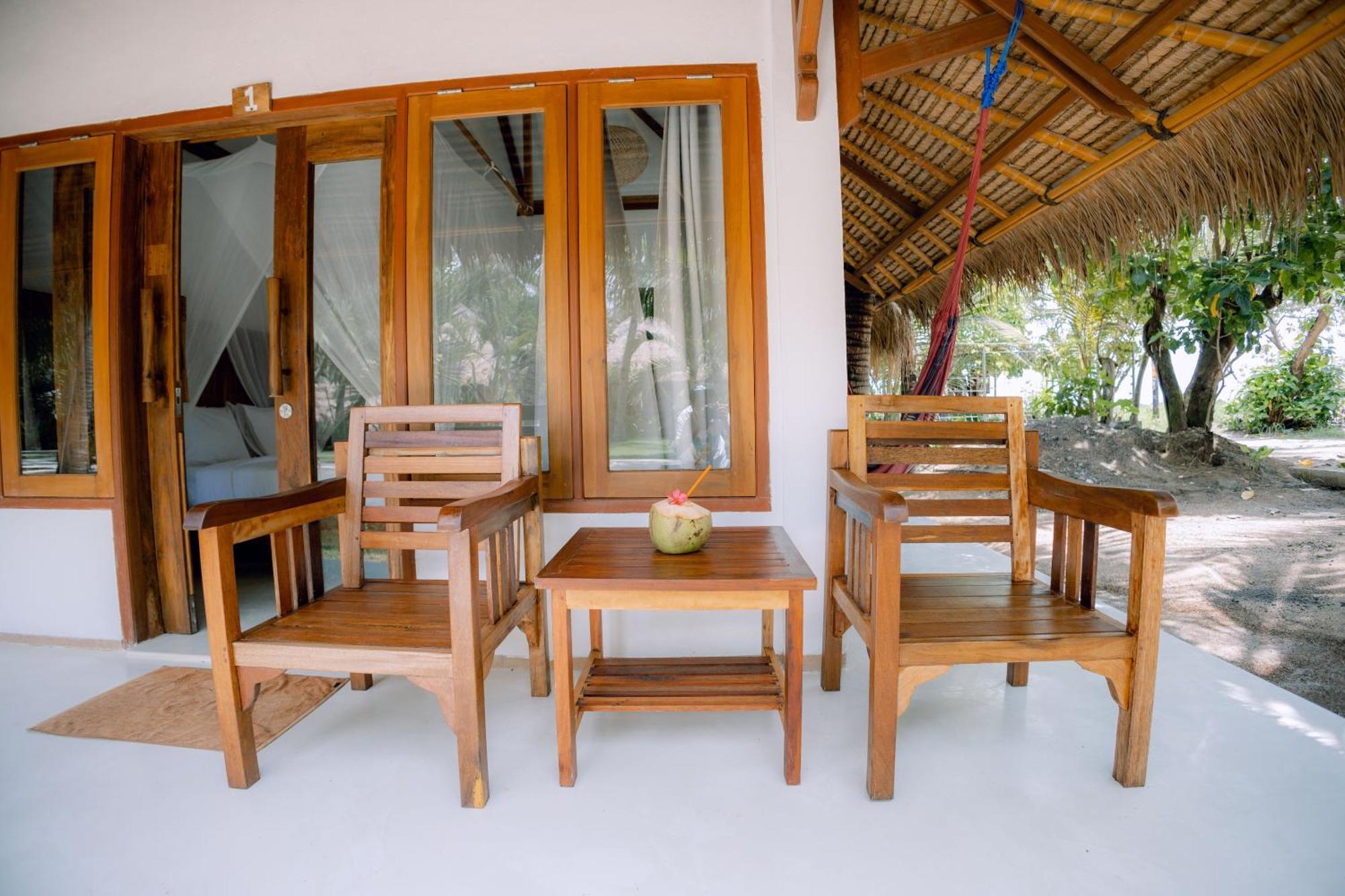 Island View Bar & 3* Gili Air