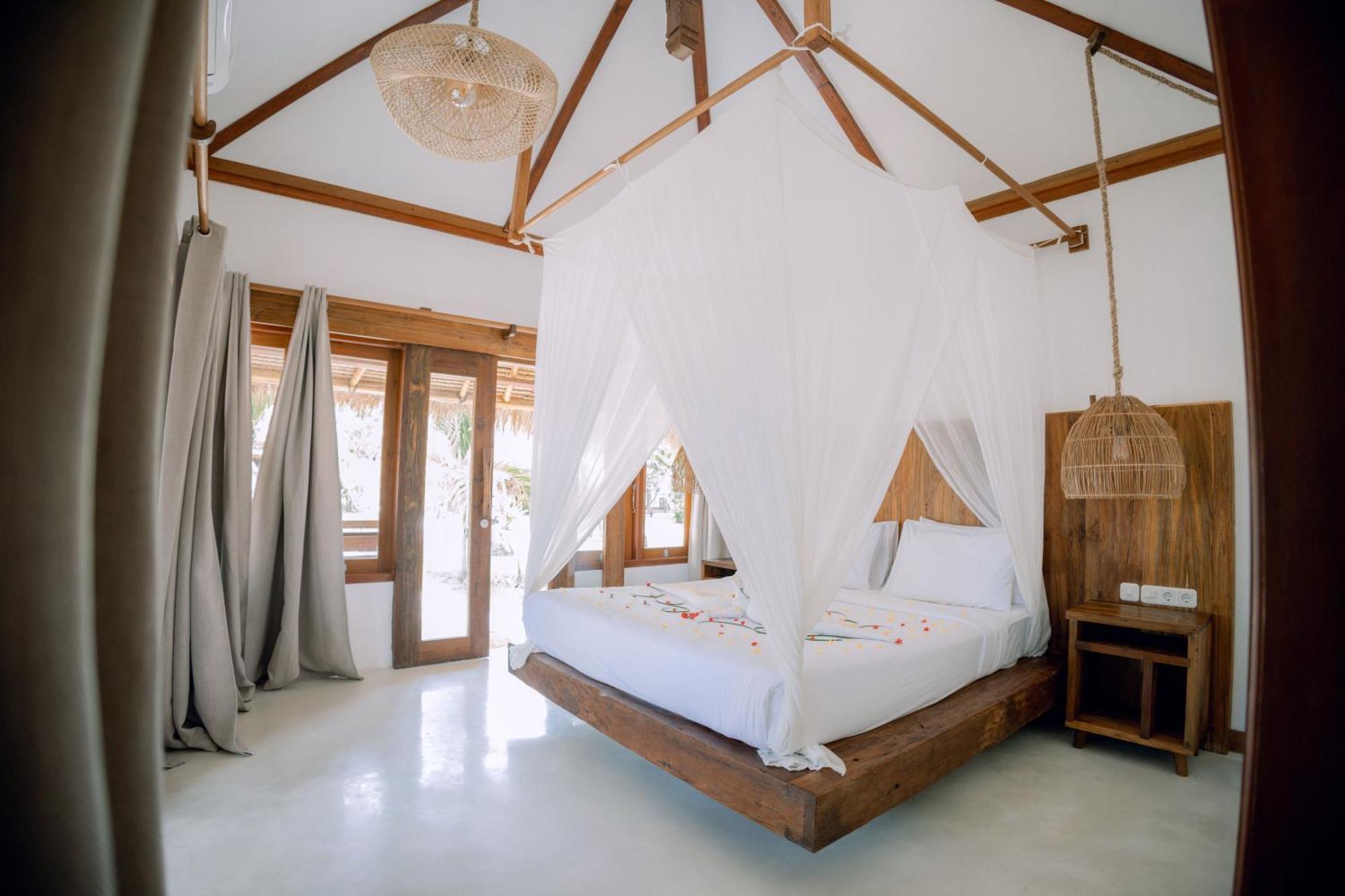 Island View Bar & Gili Air