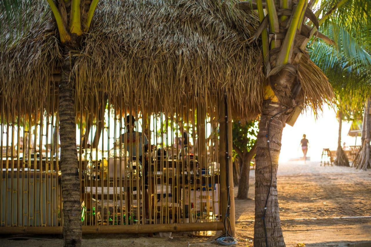 Island View Bar & Hotel