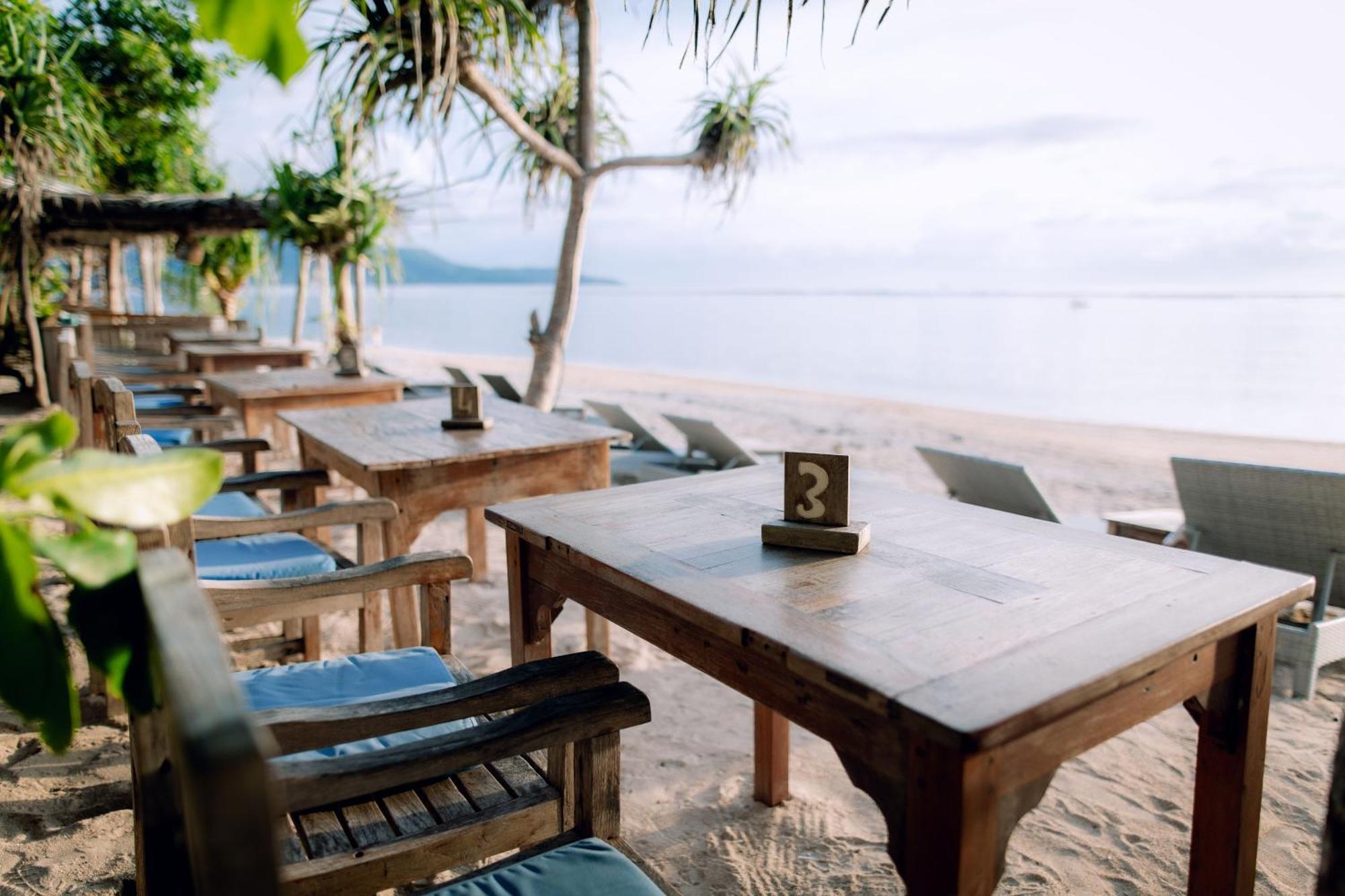 Island View Bar & Hotel Gili Air