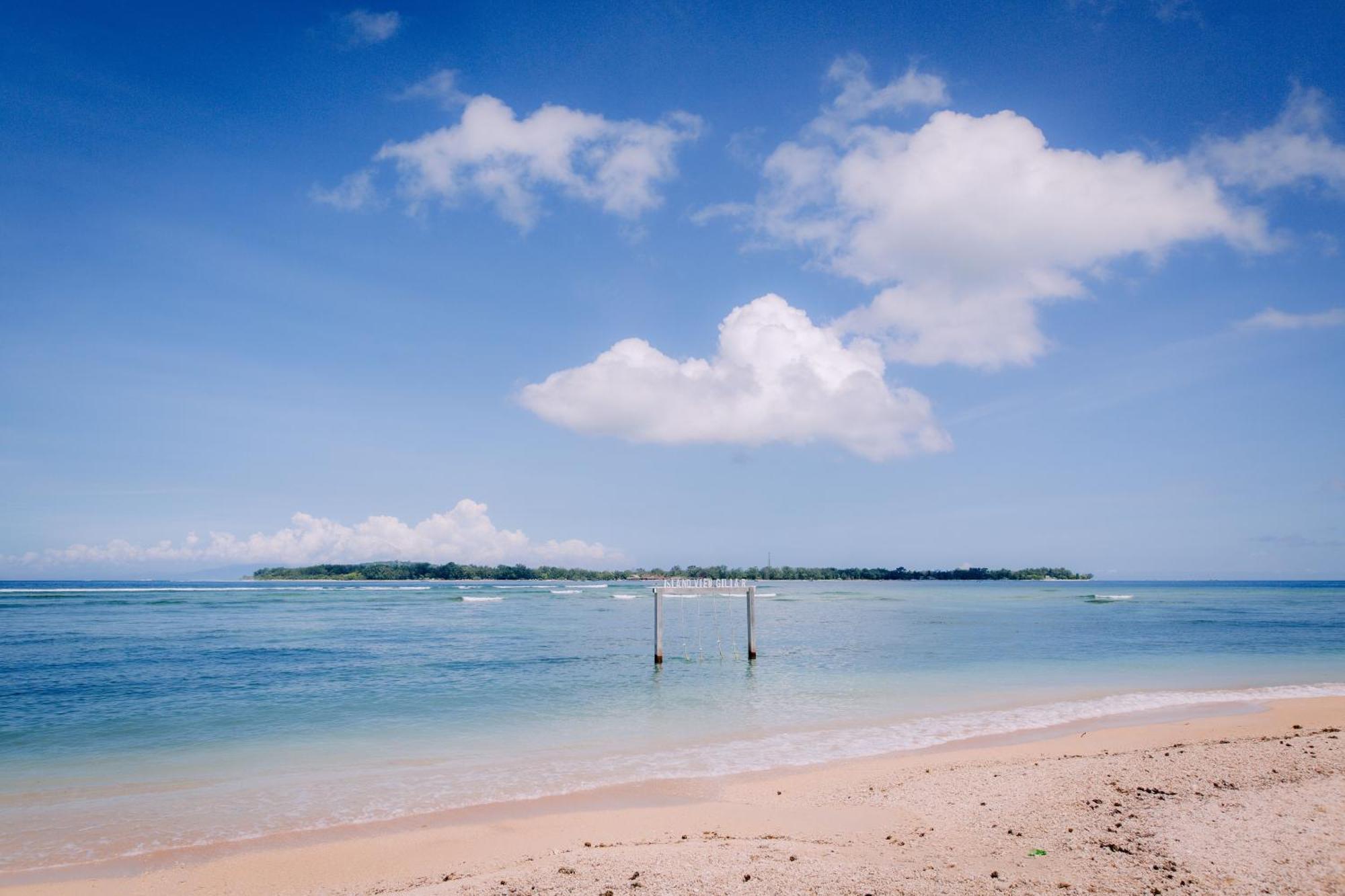 Island View Bar & Hotel