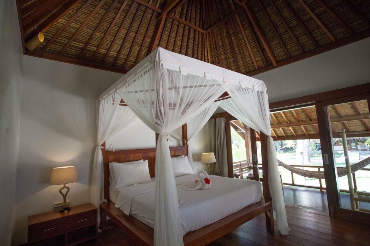 Island View Bar & Hotel 3*