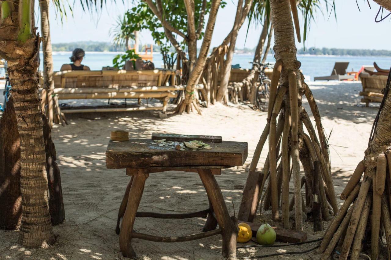 Island View Bar &